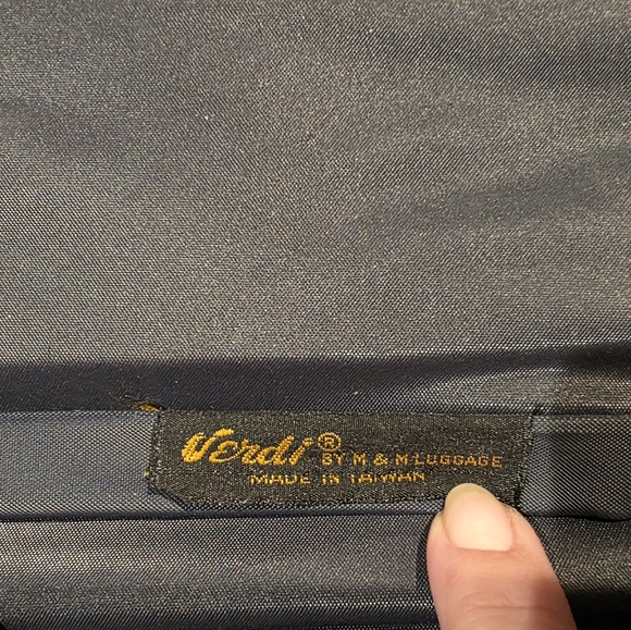 Vintage Verdi Garment Luggage-Over The Shoulder- Softshell. - Picture 8 of 12